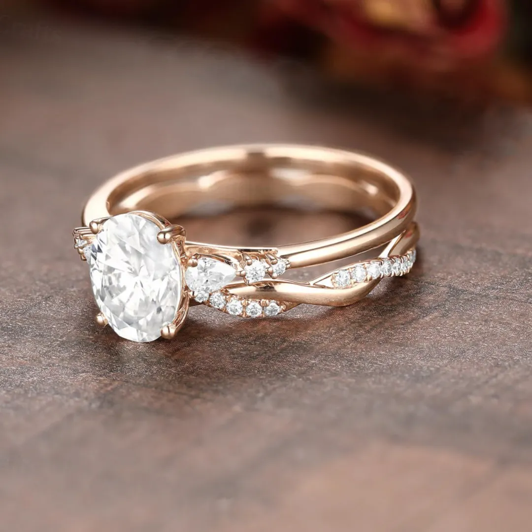 /public/photos/live/Oval cut Moissanite Anniversary Ring Set-1101 (7).webp